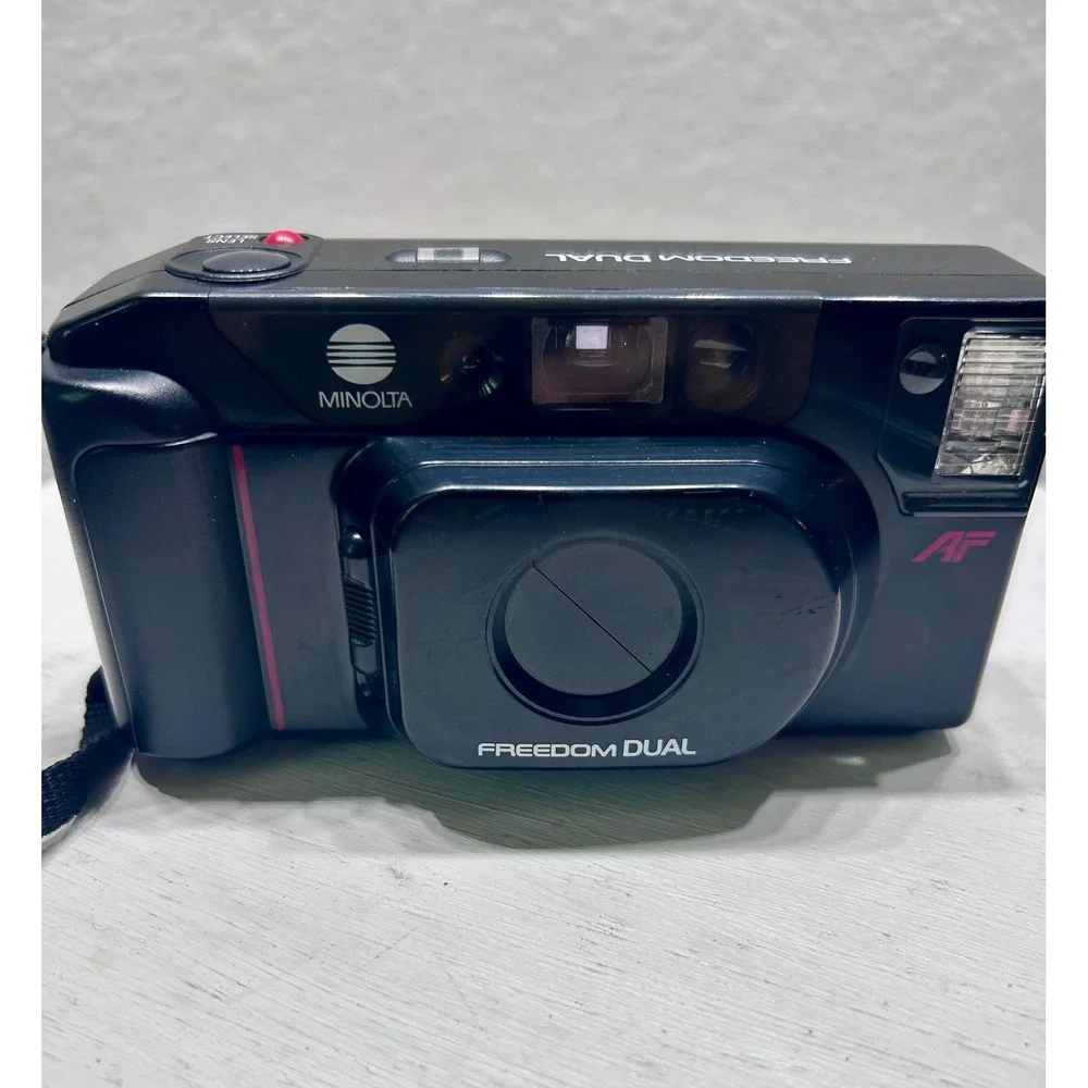 Minolta Freedom Dual 35mm Film Camera AF Point and Shoot Black Vintage